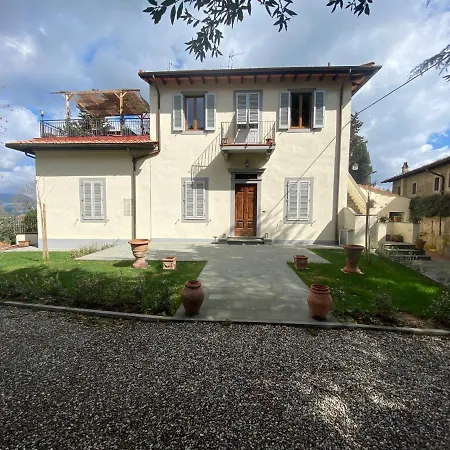 Casa Familiare. Il Canto Dei Poeti *